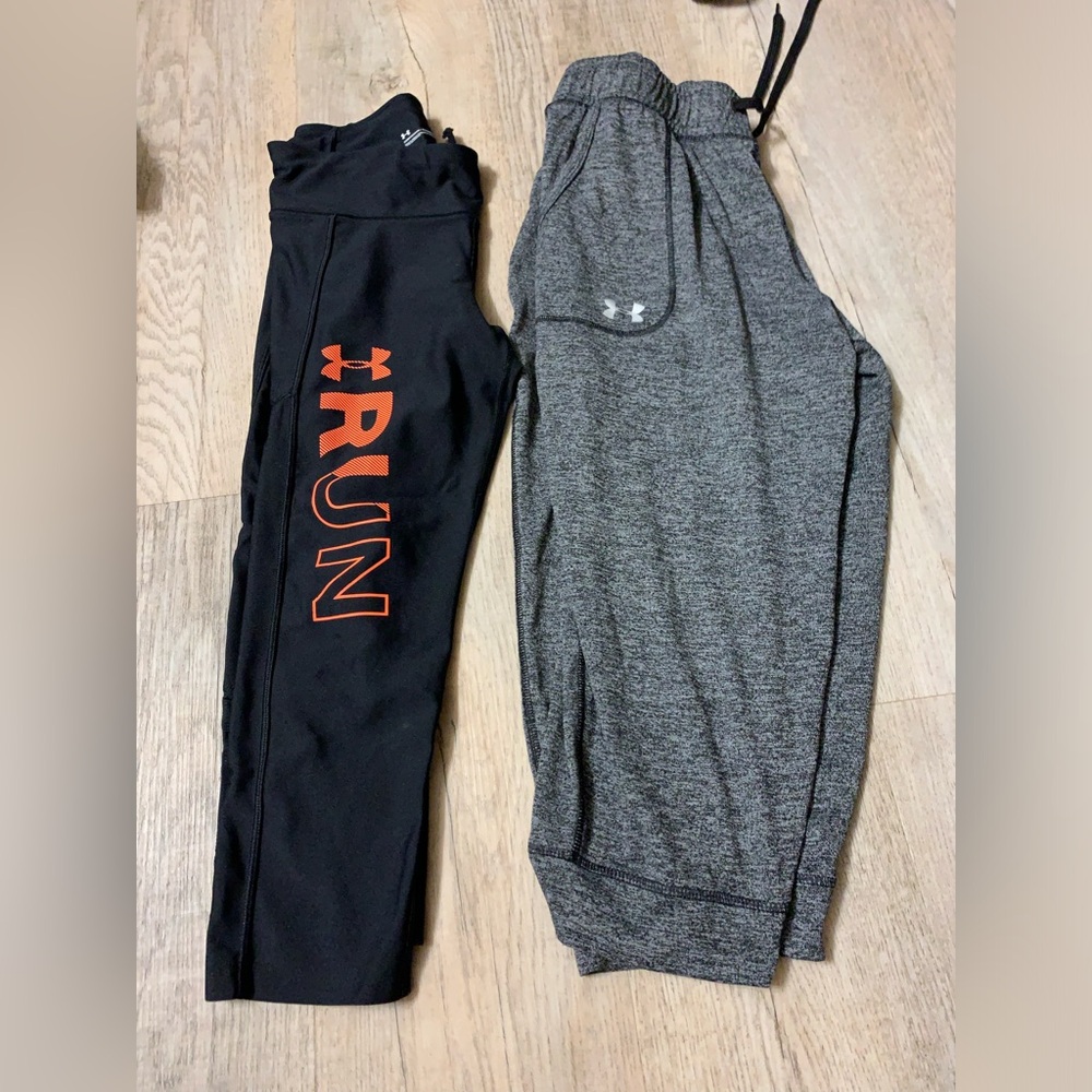 Women’s Medium Under Armour & Nike athletic leggings/sweat bundle - Picture 2 of 4